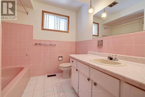 746 Runningbrook Drive, Mississauga, ON - Indoor Photo Showing Bathroom