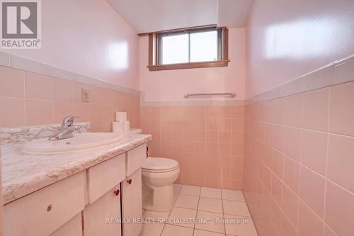 746 Runningbrook Drive, Mississauga, ON - Indoor Photo Showing Bathroom