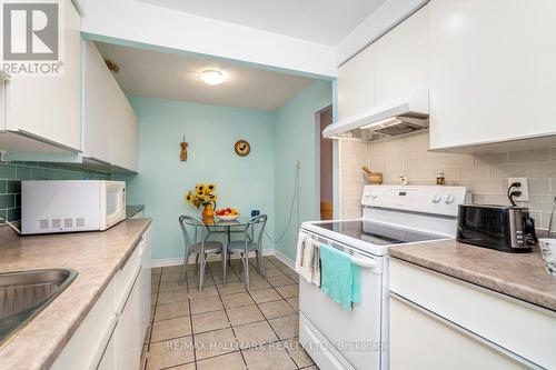 801 - 2542 Argyle Road, Mississauga, ON - Indoor Photo Showing Kitchen