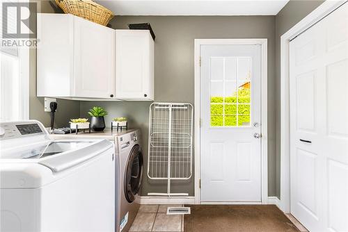 358 Denis Crescent, Azilda, ON - Indoor Photo Showing Laundry Room