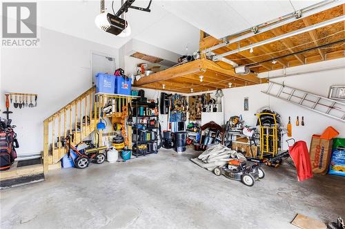 358 Denis Crescent, Azilda, ON - Indoor Photo Showing Garage