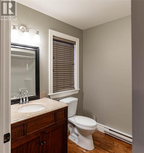 17 Whiteford Place, St. John'S, NL - Indoor Photo Showing Bathroom