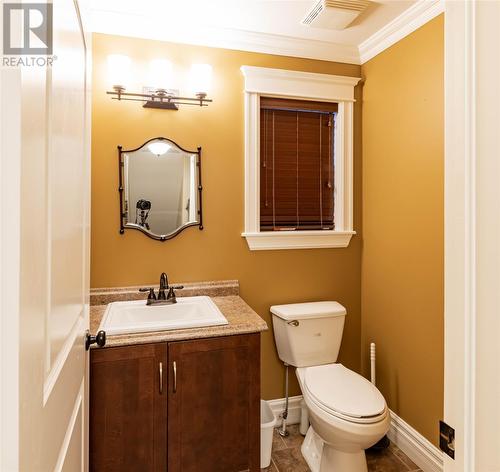 17 Whiteford Place, St. John'S, NL - Indoor Photo Showing Bathroom