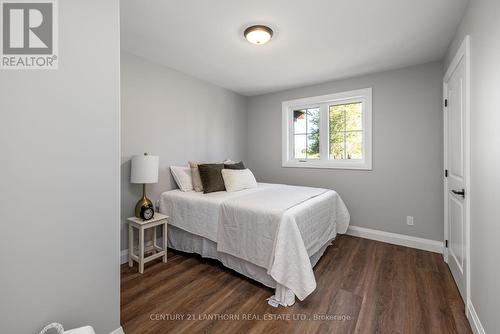 971 Powerline Road, Quinte West, ON - Indoor Photo Showing Bedroom