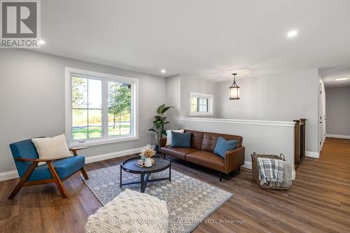 971 Powerline Road, Quinte West, ON - Indoor Photo Showing Living Room