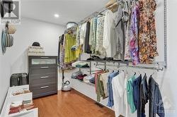 Walk-in closet - 