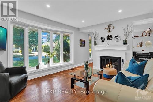 839 Nicholson Avenue, Ottawa, ON - Indoor Photo Showing Living Room With Fireplace