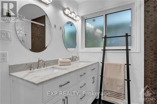 839 Nicholson Avenue, Ottawa, ON - Indoor Photo Showing Bathroom