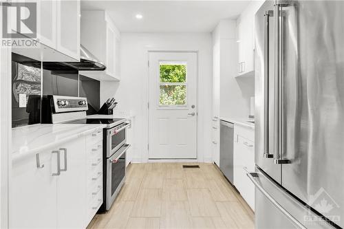 Kitchen - 839 Nicholson Avenue, Ottawa, ON - Indoor Photo Showing Kitchen