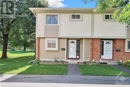 Front, End unit - 467 Moodie Drive Unit#F, Ottawa, ON - Outdoor