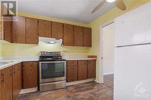 467 Moodie Drive Unit#F, Ottawa, ON - Indoor Photo Showing Kitchen