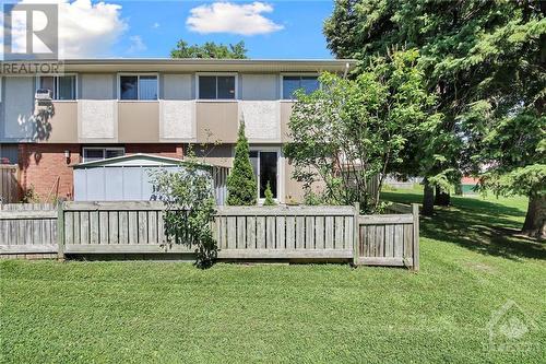 Back open space - 467 Moodie Drive Unit#F, Ottawa, ON - Outdoor