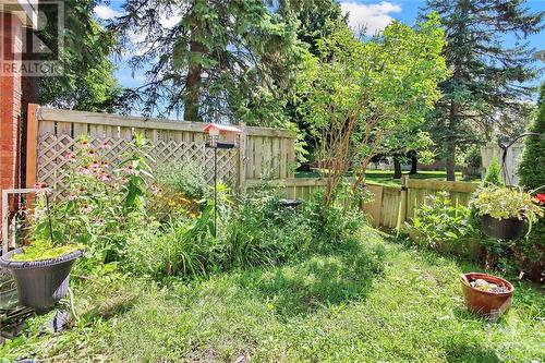 private backyard - 467 Moodie Drive Unit#F, Ottawa, ON - Outdoor