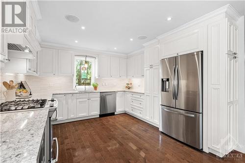 631 Edison Avenue, Ottawa, ON - Indoor Photo Showing Kitchen With Stainless Steel Kitchen With Upgraded Kitchen