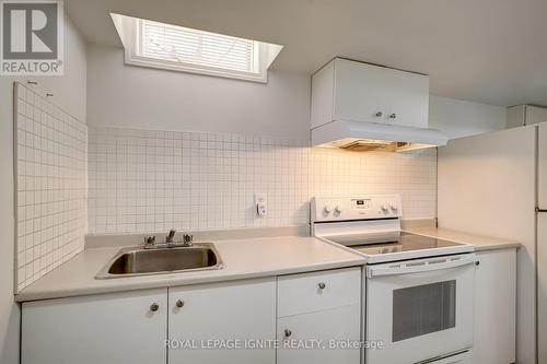 Bsmt - 95 Touchstone Drive, Toronto, ON - Indoor Photo Showing Kitchen