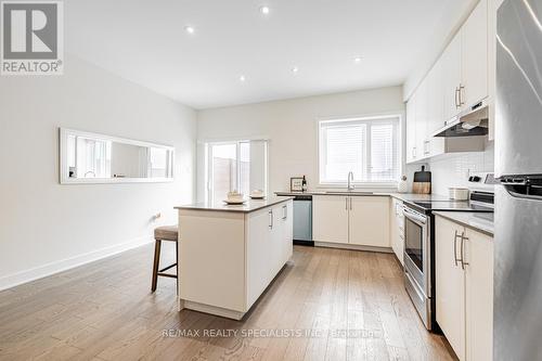 121 William Duncan Road, Toronto (Downsview-Roding-Cfb), ON - Indoor Photo Showing Kitchen