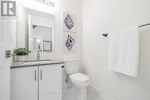 121 William Duncan Road, Toronto (Downsview-Roding-Cfb), ON - Indoor Photo Showing Bathroom