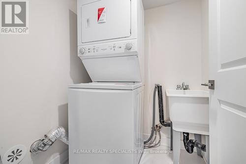 121 William Duncan Road, Toronto (Downsview-Roding-Cfb), ON - Indoor Photo Showing Laundry Room