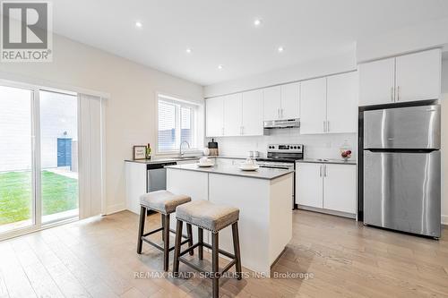 121 William Duncan Road, Toronto (Downsview-Roding-Cfb), ON - Indoor Photo Showing Kitchen With Stainless Steel Kitchen