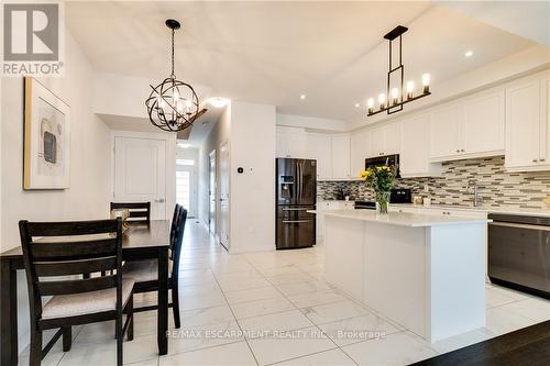 32 Greenwich Avenue, Hamilton (Stoney Creek Mountain), ON - Indoor