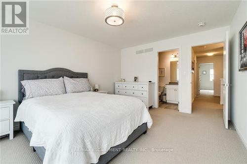 32 Greenwich Avenue, Hamilton (Stoney Creek Mountain), ON - Indoor Photo Showing Bedroom