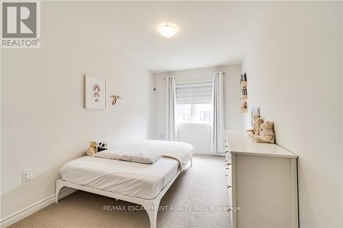 32 Greenwich Avenue, Hamilton (Stoney Creek Mountain), ON - Indoor Photo Showing Bedroom