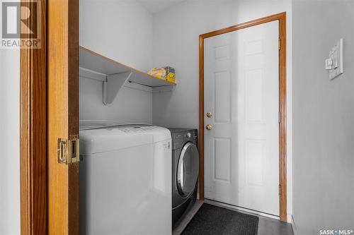 114 Braeburn Crescent, Saskatoon, SK - Indoor Photo Showing Laundry Room