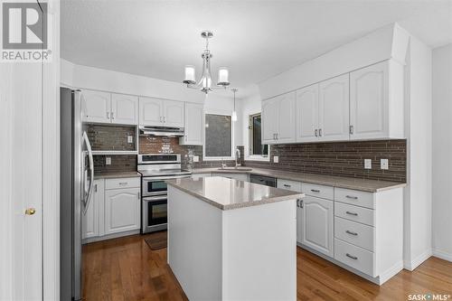 114 Braeburn Crescent, Saskatoon, SK - Indoor Photo Showing Kitchen With Upgraded Kitchen