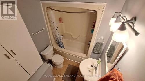 164 Trerice Street E, Chatham-Kent (Dresden), ON - Indoor Photo Showing Bathroom