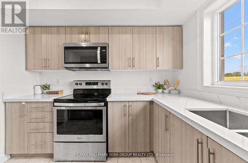 2671 Deputy Minister Path, Oshawa (Windfields), ON - Indoor Photo Showing Kitchen