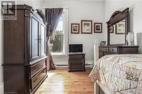 93 Brook Street W, Arran-Elderslie, ON - Indoor Photo Showing Bedroom