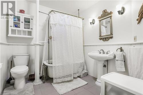 93 Brook Street W, Arran-Elderslie, ON - Indoor Photo Showing Bathroom