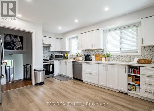 66 Doreen Crescent, Clarington (Bowmanville), ON - Indoor Photo Showing Kitchen