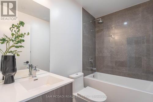 609 - 220 Missinnihe Way, Mississauga (Port Credit), ON - Indoor Photo Showing Bathroom