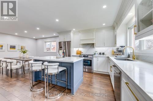 1152 Montrose Abbey Drive, Oakville, ON - Indoor Photo Showing Kitchen With Stainless Steel Kitchen With Upgraded Kitchen