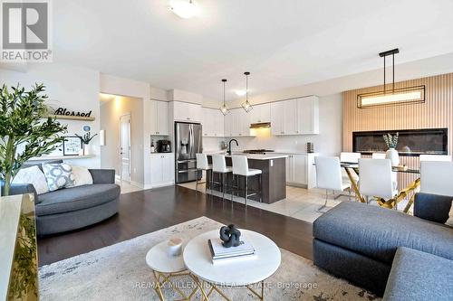 28 Freedom Crescent, Hamilton (Mount Hope), ON - Indoor Photo Showing Living Room