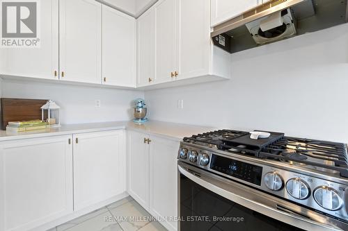 28 Freedom Crescent, Hamilton (Mount Hope), ON - Indoor Photo Showing Kitchen