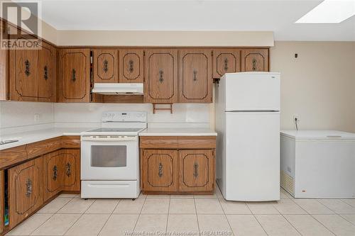 3020 Princess Avenue, Windsor, ON - Indoor Photo Showing Kitchen