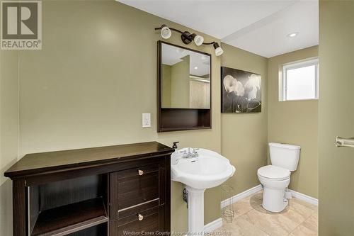 3020 Princess Avenue, Windsor, ON - Indoor Photo Showing Bathroom