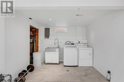 3020 Princess Avenue, Windsor, ON - Indoor Photo Showing Laundry Room