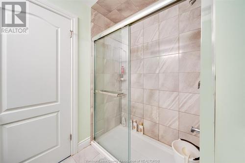 1937 Mark Avenue, Windsor, ON - Indoor Photo Showing Bathroom