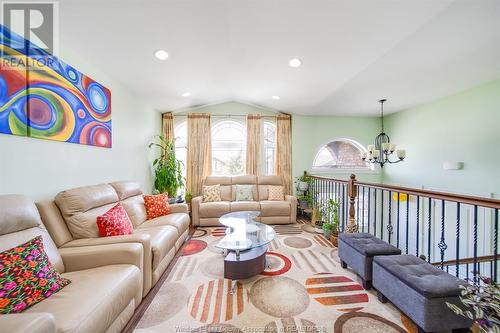 1937 Mark Avenue, Windsor, ON - Indoor Photo Showing Living Room