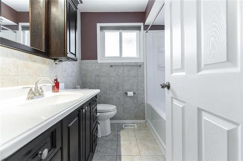 248 Guildwood Drive, Hamilton, ON - Indoor Photo Showing Bathroom