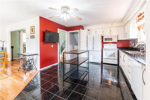 248 Guildwood Drive, Hamilton, ON - Indoor Photo Showing Kitchen With Double Sink