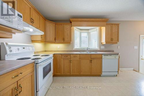 4 Rodney Crescent, St. Thomas, ON - Indoor Photo Showing Kitchen