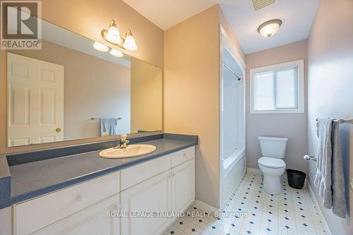 4 Rodney Crescent, St. Thomas, ON - Indoor Photo Showing Bathroom