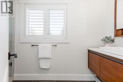 38 Lighthouse Lane E, Collingwood, ON - Indoor Photo Showing Bathroom