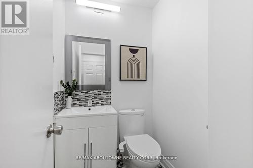 1204 Potters Wheel Crescent, Oakville (Glen Abbey), ON - Indoor Photo Showing Bathroom