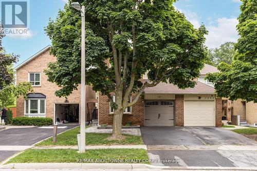 1204 Potters Wheel Crescent, Oakville (Glen Abbey), ON - Outdoor With Facade