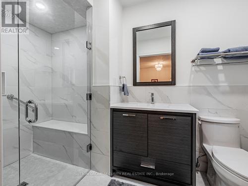 51 Kingsview Boulevard, Toronto, ON - Indoor Photo Showing Bathroom